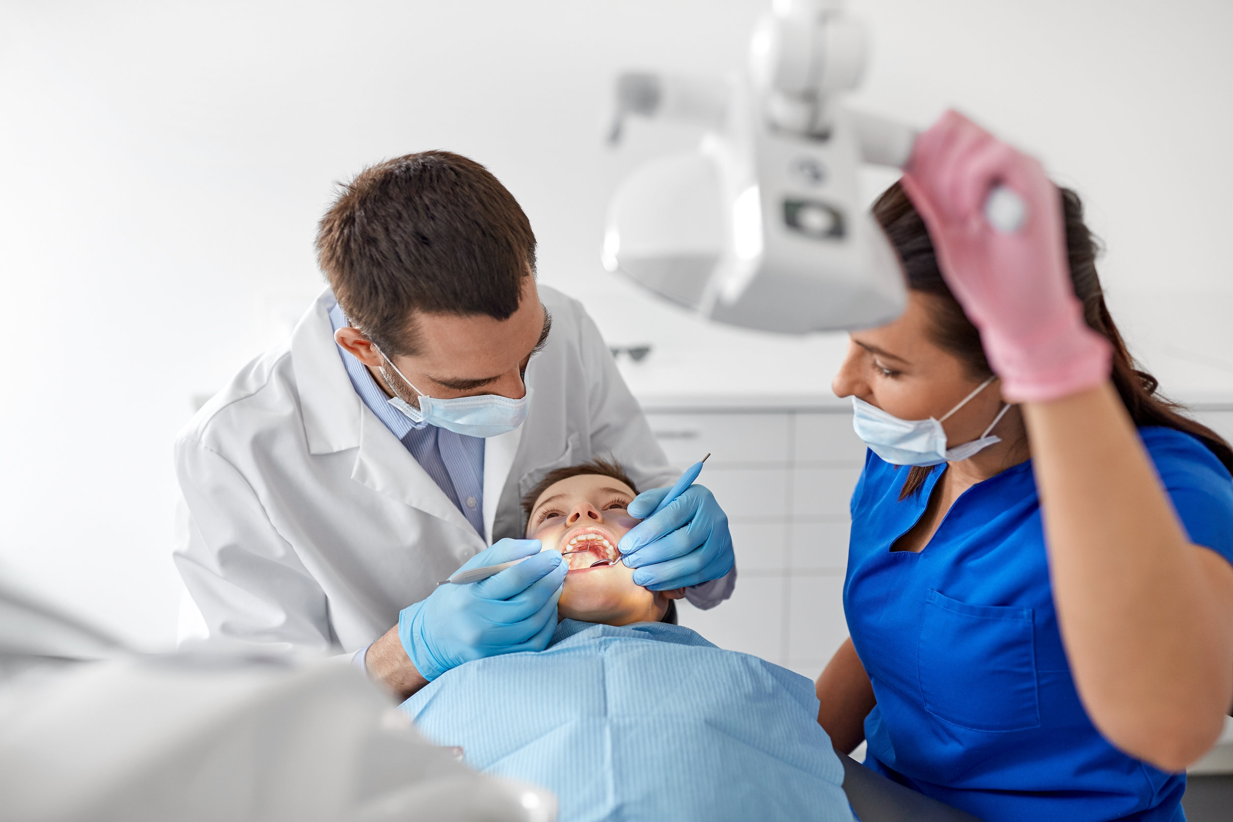 Read more about the article 8 Skills That Make A Good Dental Assistant
